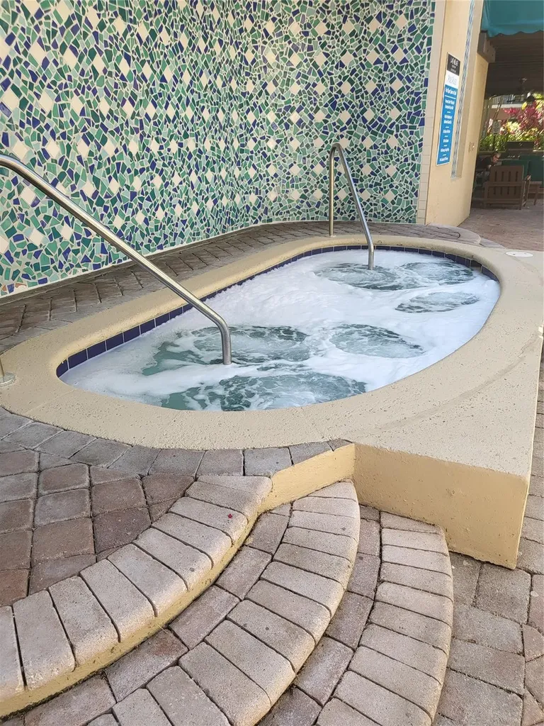 520 SE 5 Avenue Fort Lauderdale FL 33301