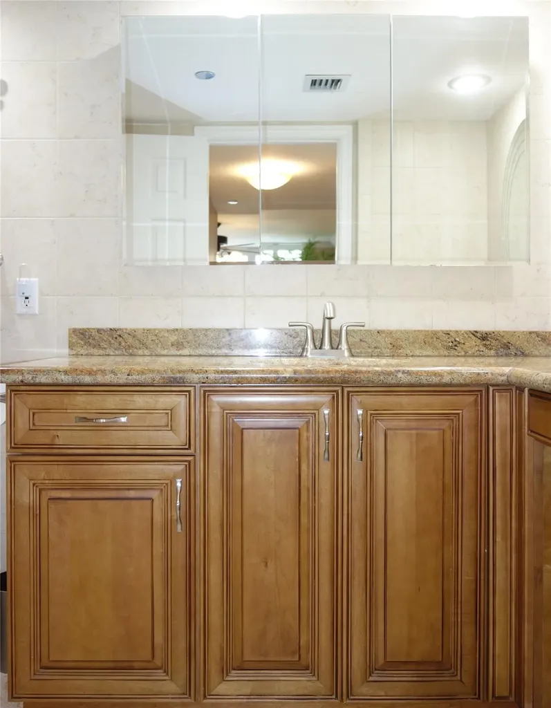625 Oaks Drive Pompano Beach FL 33069
