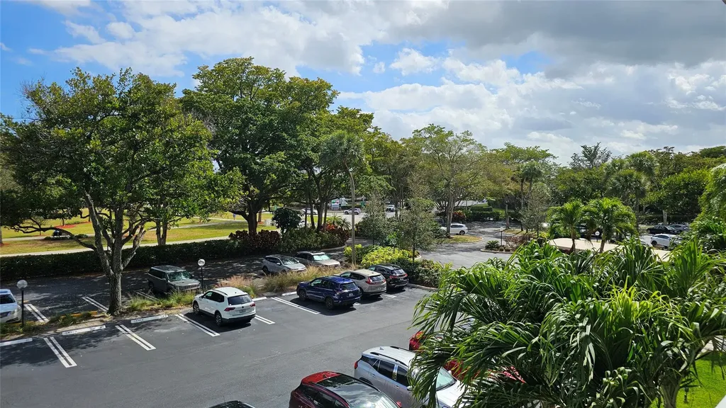 625 Oaks Drive Pompano Beach FL 33069