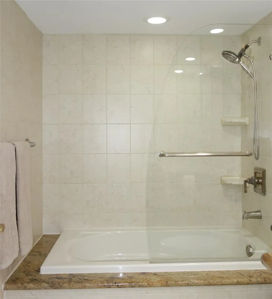 625 Oaks Drive Pompano Beach FL 33069