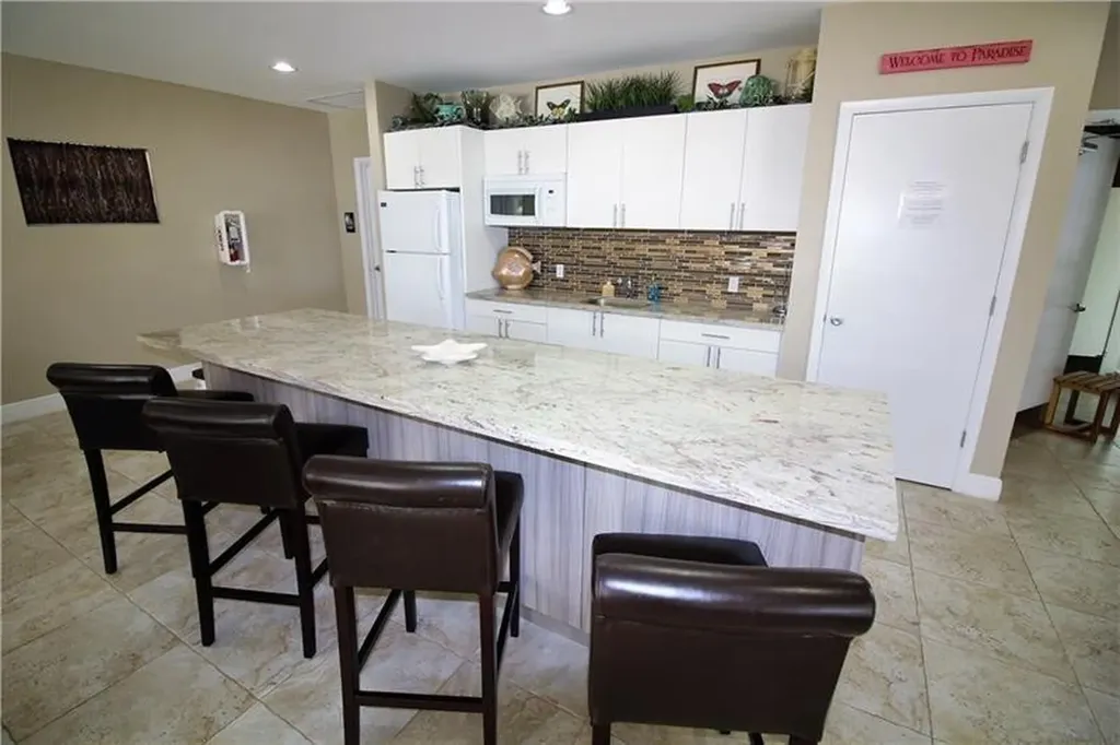 625 Oaks Drive Pompano Beach FL 33069