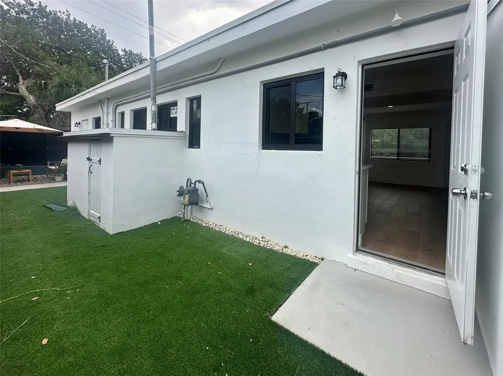 1230 S Federal Highway Lake Worth Beach FL 33460