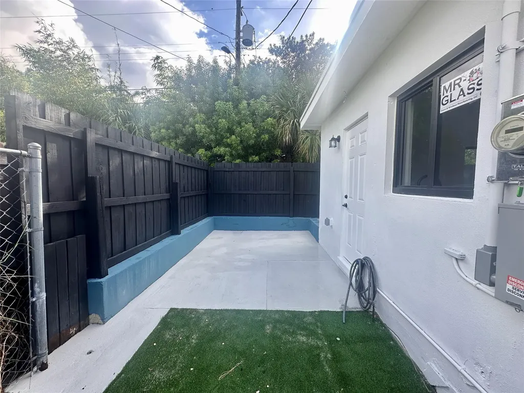 1230 S Federal Highway Lake Worth Beach FL 33460
