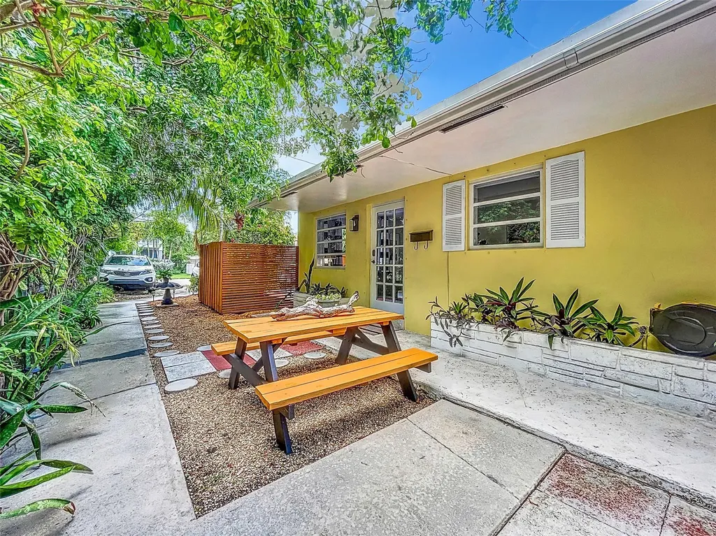 1478 NE 34th Court Oakland Park FL 33334