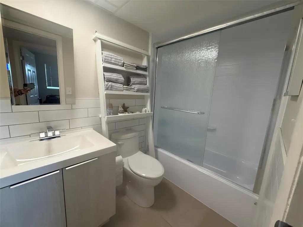 2791 N Pine Island Road Sunrise FL 33322