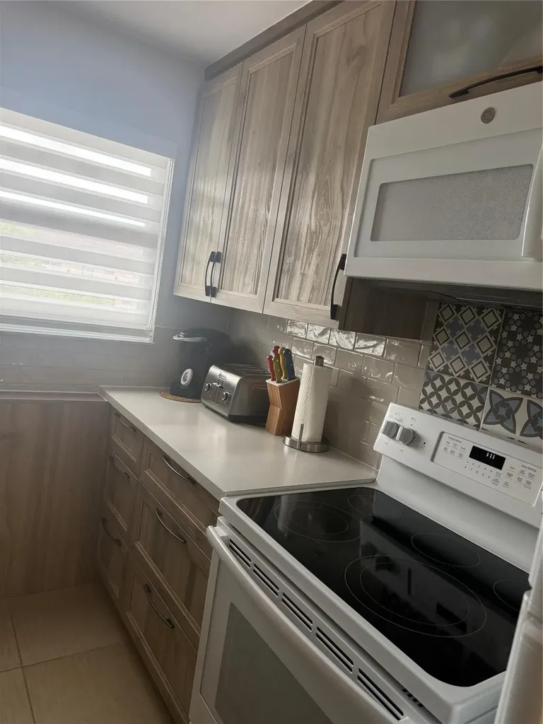 2791 N Pine Island Road Sunrise FL 33322
