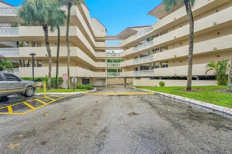 7041 Environ Boulevard Lauderhill FL 33319