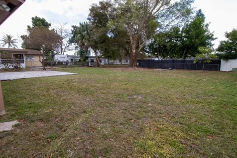 6860 Broadmoor North Lauderdale FL 33068