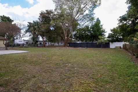 6860 Broadmoor North Lauderdale FL 33068