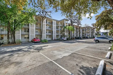 4898 NW 29th Court Lauderdale Lakes FL 33313