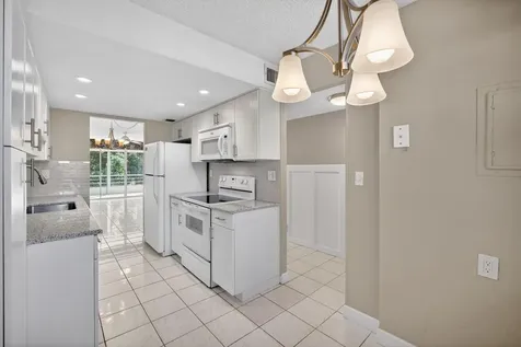 4898 NW 29th Court Lauderdale Lakes FL 33313