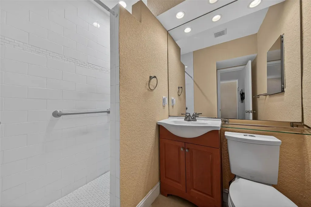 258 Basin Drive Lauderdale By The Sea FL 33308