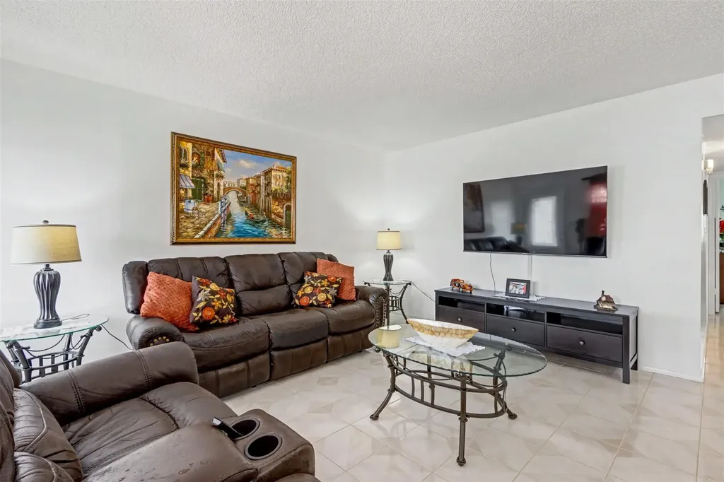 5300 Washington Street Hollywood FL 33021