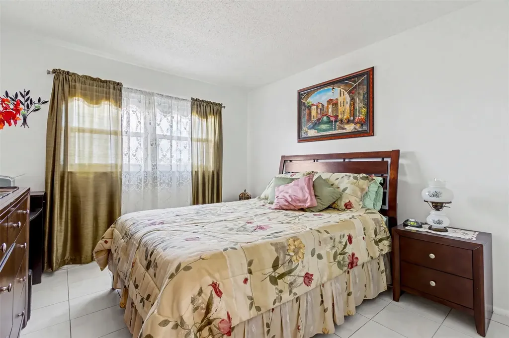 5300 Washington Street Hollywood FL 33021