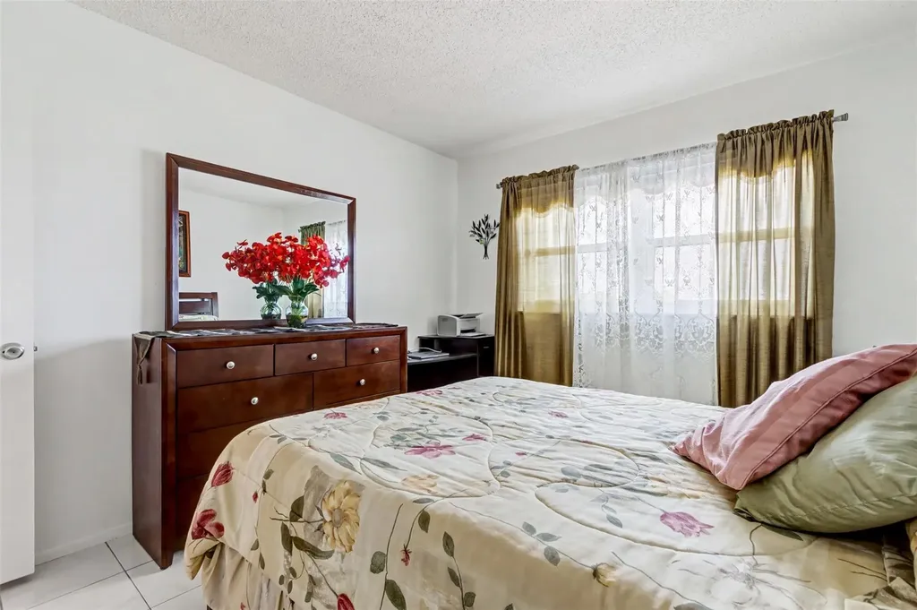 5300 Washington Street Hollywood FL 33021