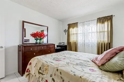 5300 Washington Street Hollywood FL 33021