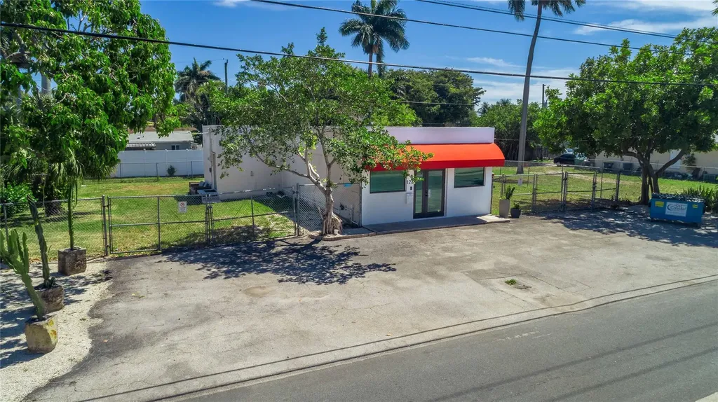 126 NE 1st Avenue Dania Beach FL 33004