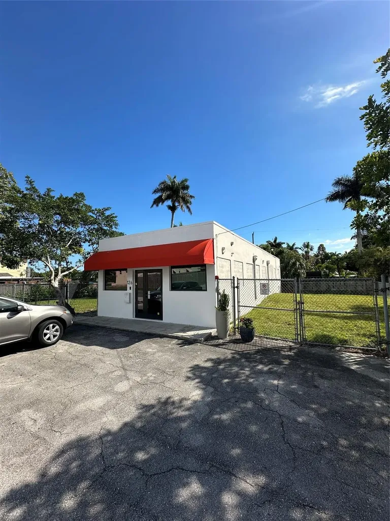 126 NE 1st Avenue Dania Beach FL 33004