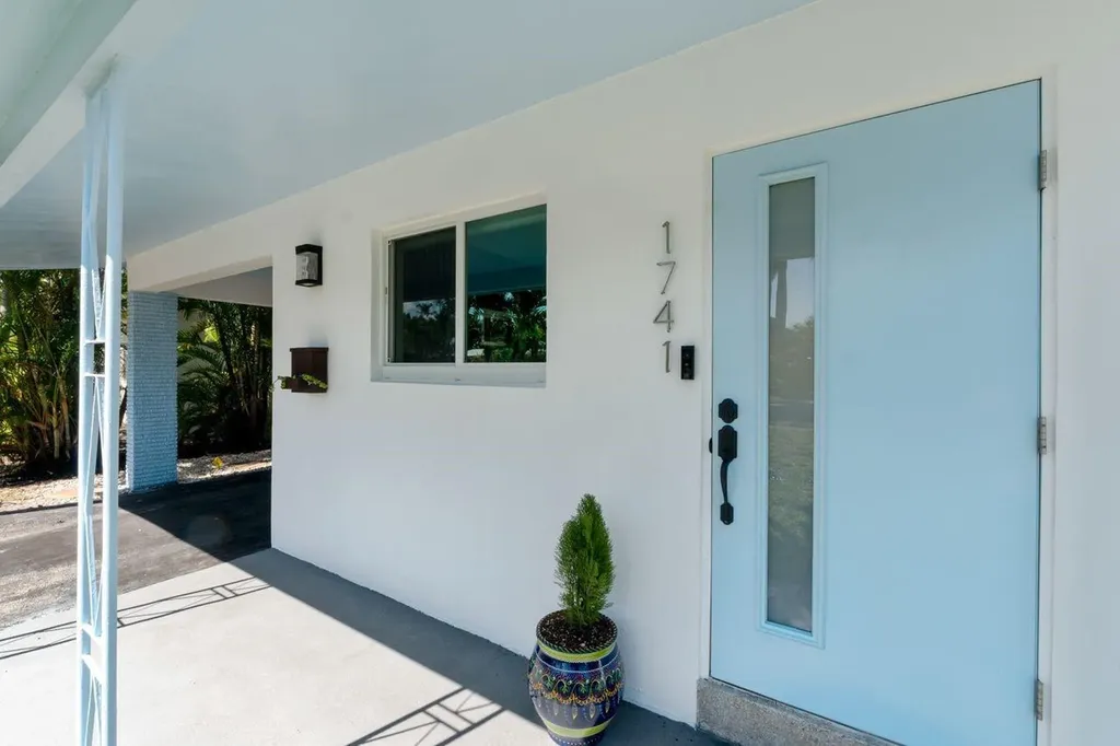 1741 NE 40th Street Oakland Park FL 33334