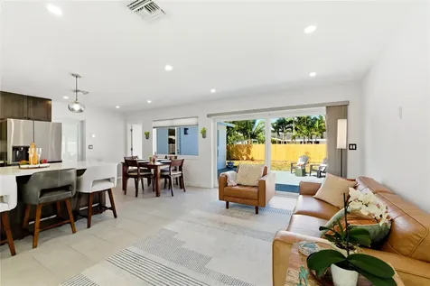 1741 NE 40th Street Oakland Park FL 33334