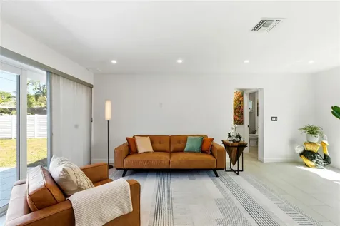 1741 NE 40th Street Oakland Park FL 33334