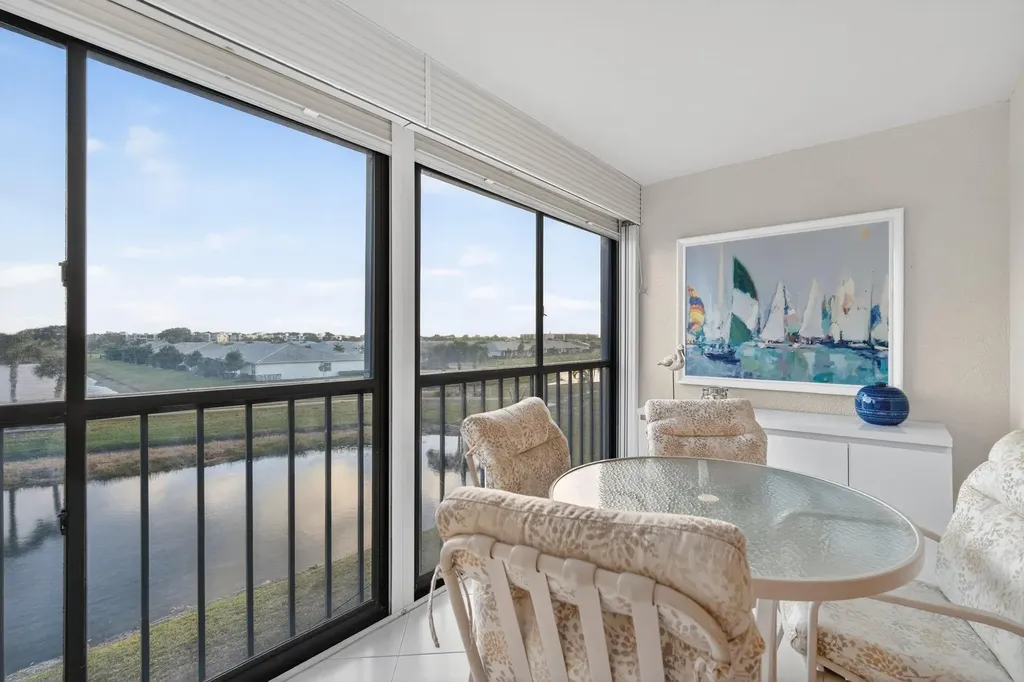 6866 Huntington Lane Delray Beach FL 33446