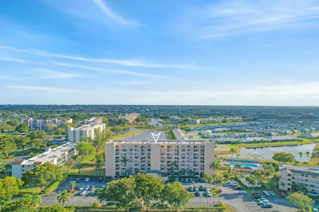 6866 Huntington Lane Delray Beach FL 33446