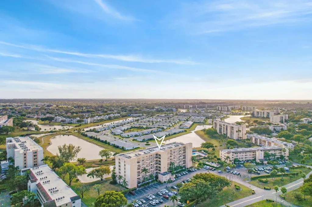 6866 Huntington Lane Delray Beach FL 33446