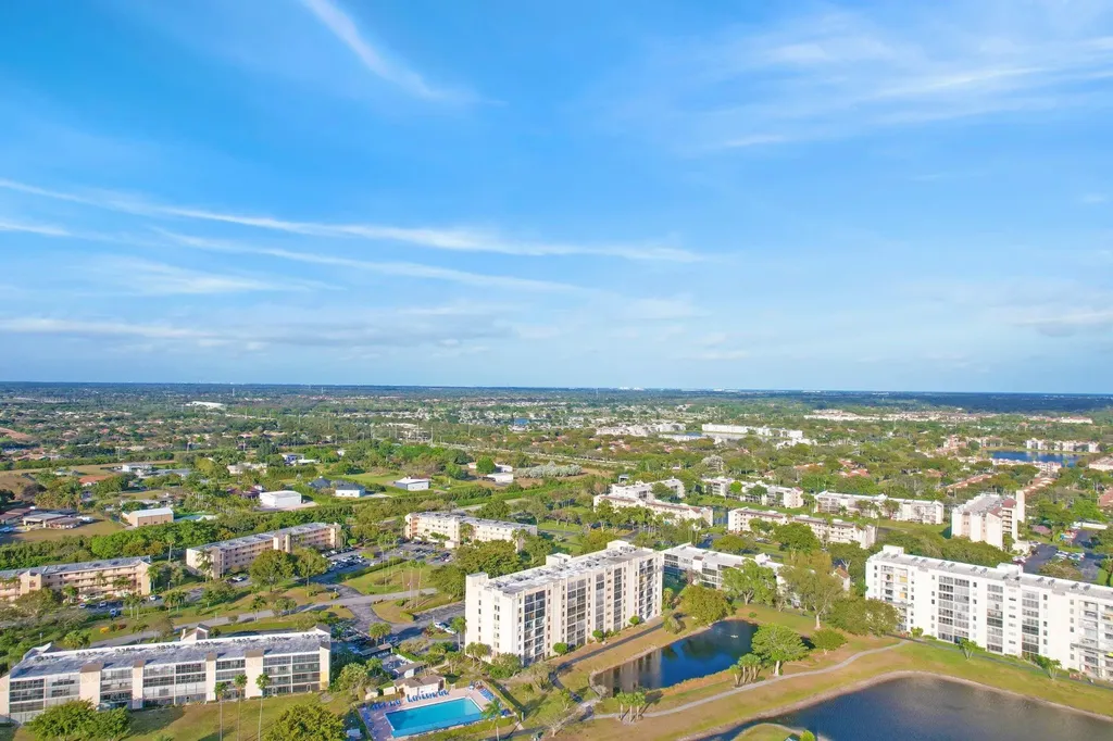 6866 Huntington Lane Delray Beach FL 33446