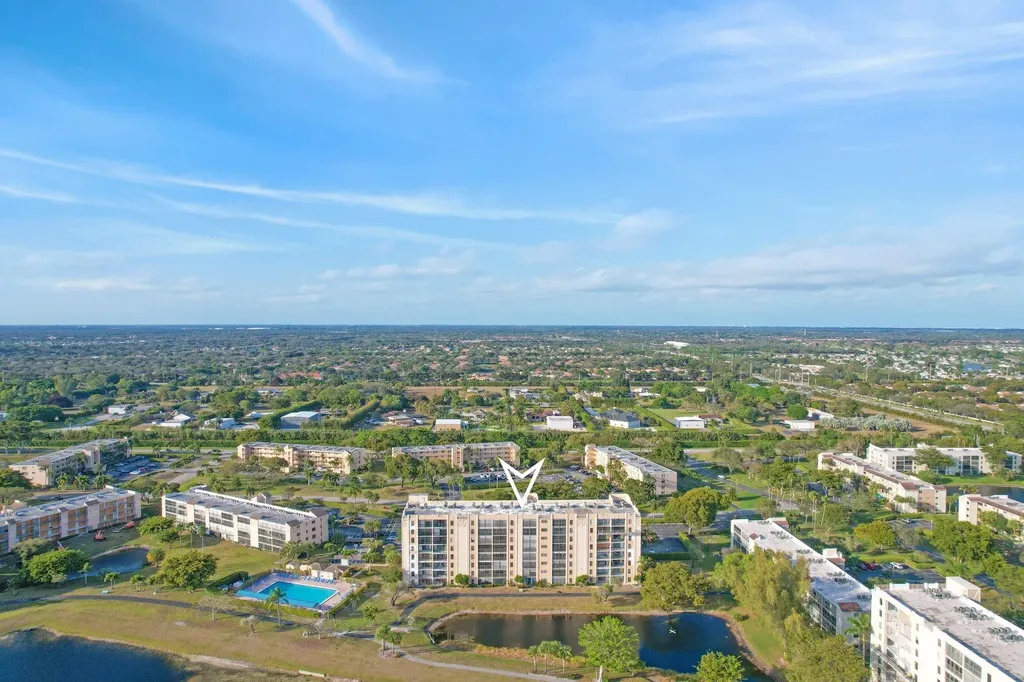 6866 Huntington Lane Delray Beach FL 33446