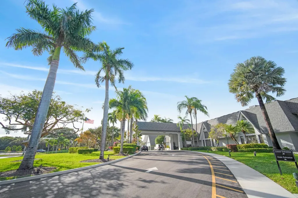 6866 Huntington Lane Delray Beach FL 33446