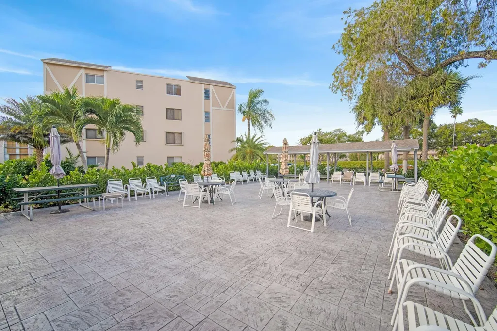 6866 Huntington Lane Delray Beach FL 33446