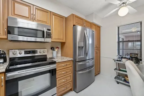 6866 Huntington Lane Delray Beach FL 33446