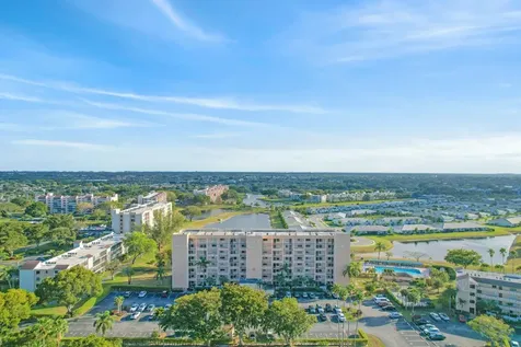 6866 Huntington Lane Delray Beach FL 33446