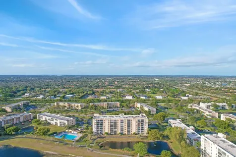 6866 Huntington Lane Delray Beach FL 33446