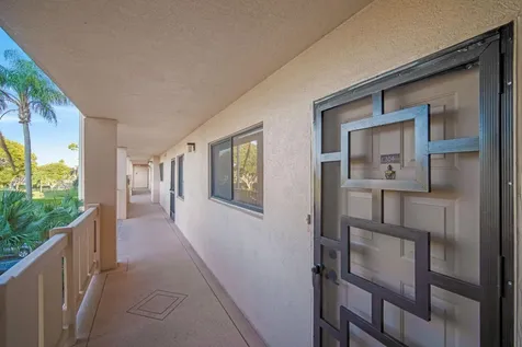 6866 Huntington Lane Delray Beach FL 33446
