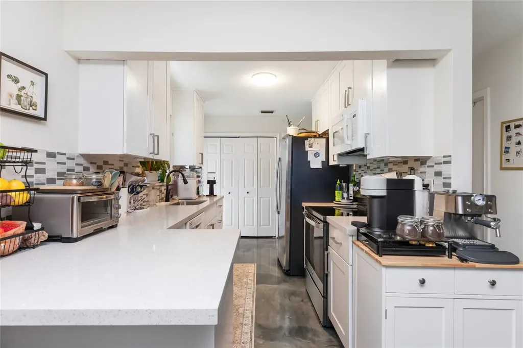 3461 SW 24th Street Miami FL 33145