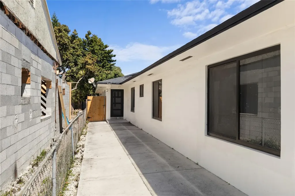 3461 SW 24th Street Miami FL 33145