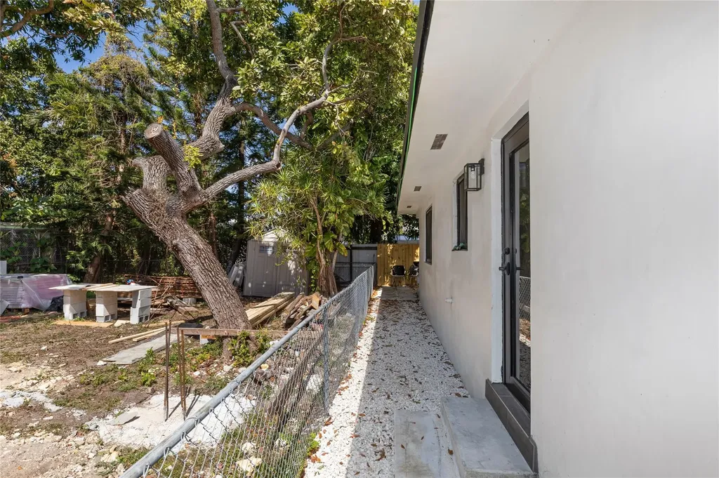 3461 SW 24th Street Miami FL 33145