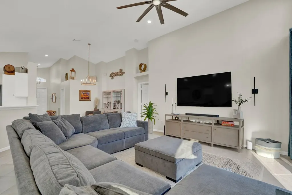 7724 Monarch Court Delray Beach FL 33446