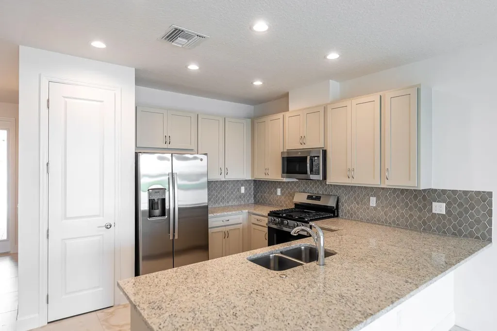 13528 SW Starkissed Lane Port St Lucie FL 34987