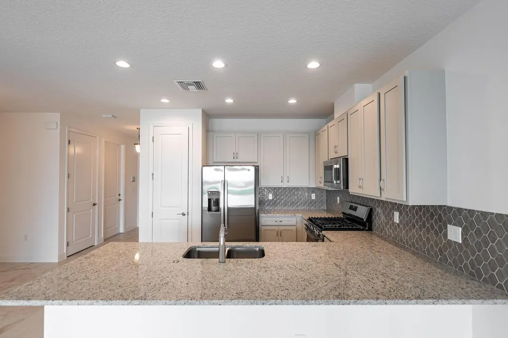 13528 SW Starkissed Lane Port St Lucie FL 34987
