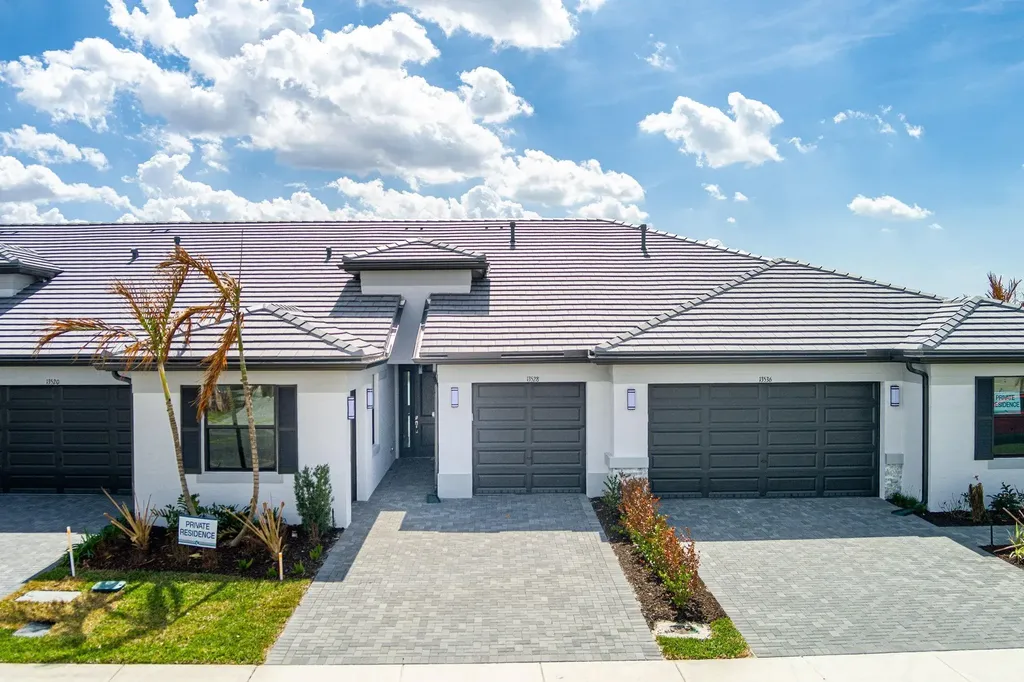 13528 SW Starkissed Lane Port St Lucie FL 34987