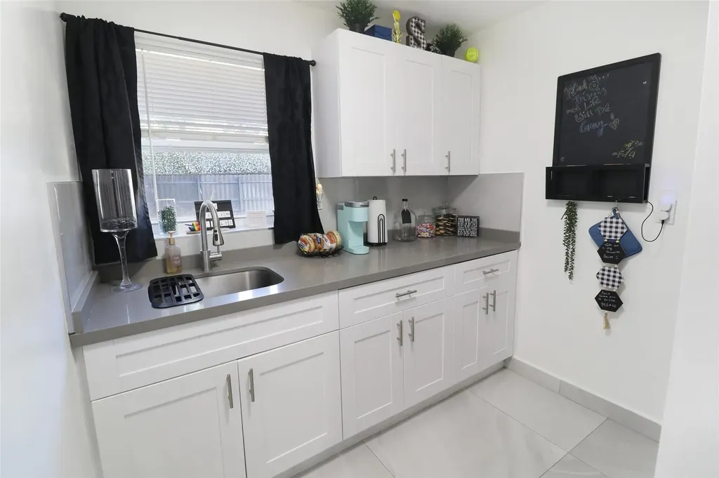 707 NE 15th Street Fort Lauderdale FL 33304