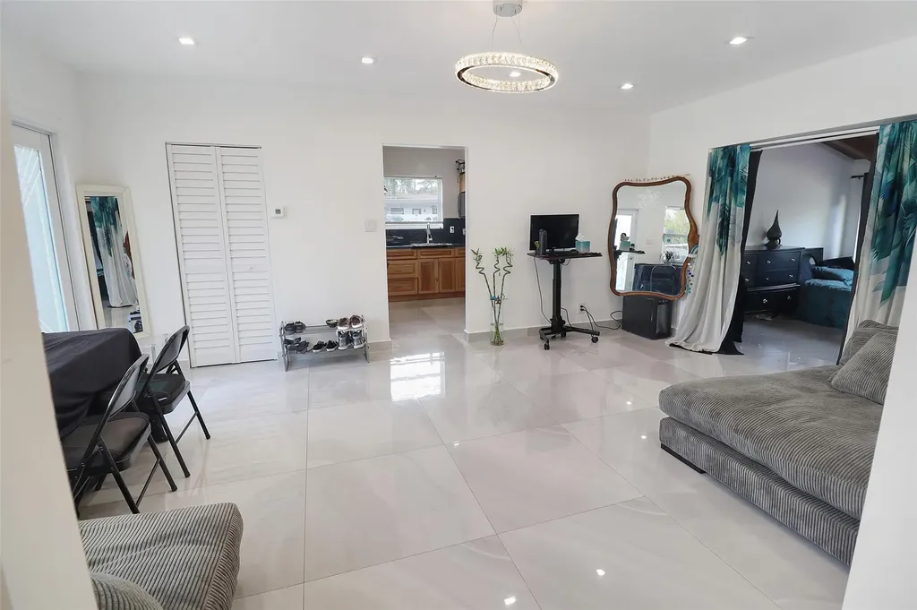707 NE 15th Street Fort Lauderdale FL 33304