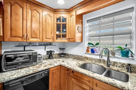 404 S 62nd Terrace Hollywood FL 33023