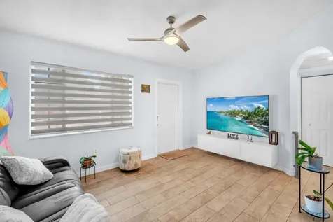 404 S 62nd Terrace Hollywood FL 33023