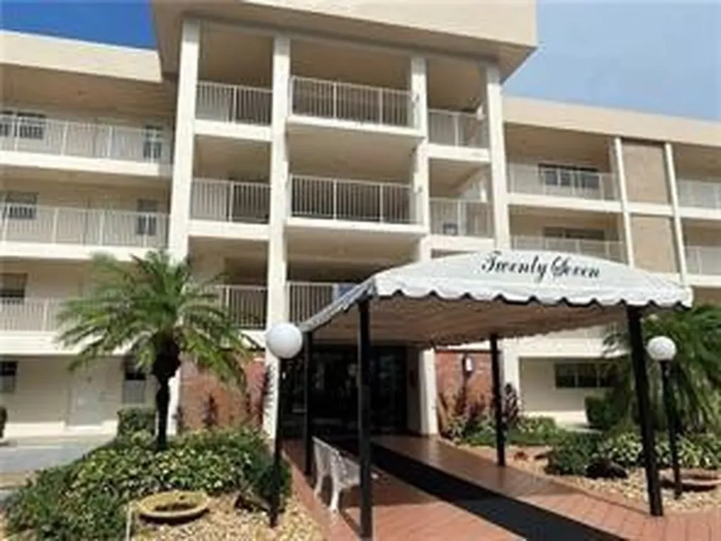 2651 S Palm Aire Drive Pompano Beach FL 33069