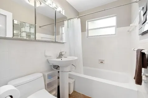 1769 NE 38th Street Oakland Park FL 33334