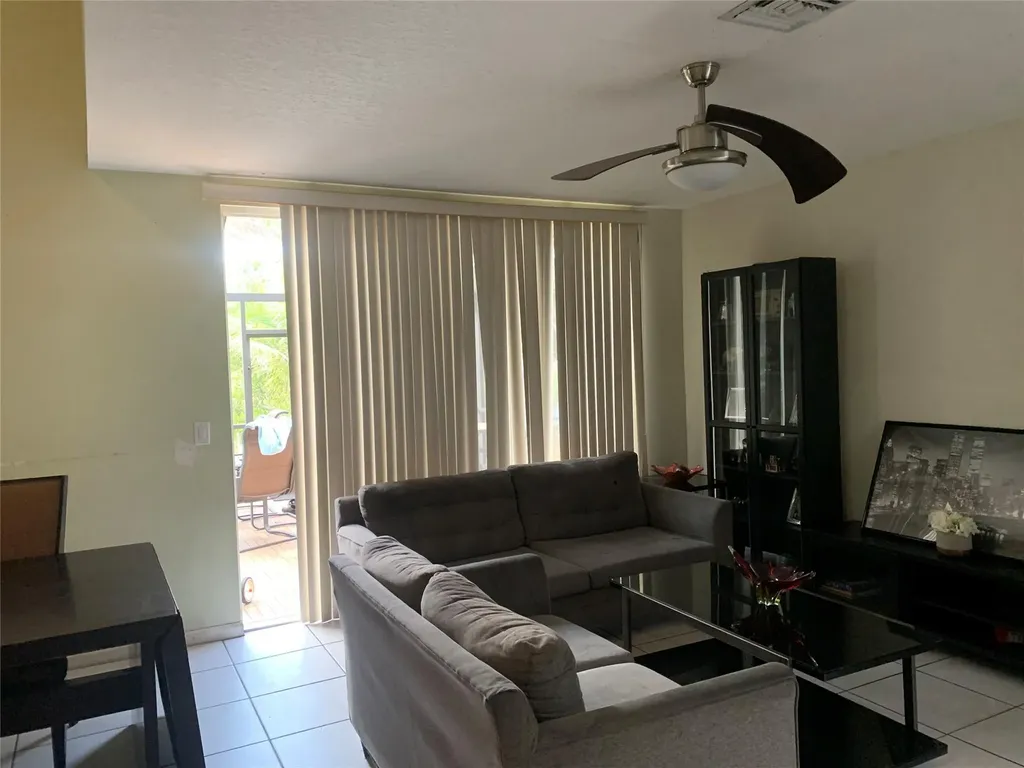 320 NW 115th Way Coral Springs FL 33071